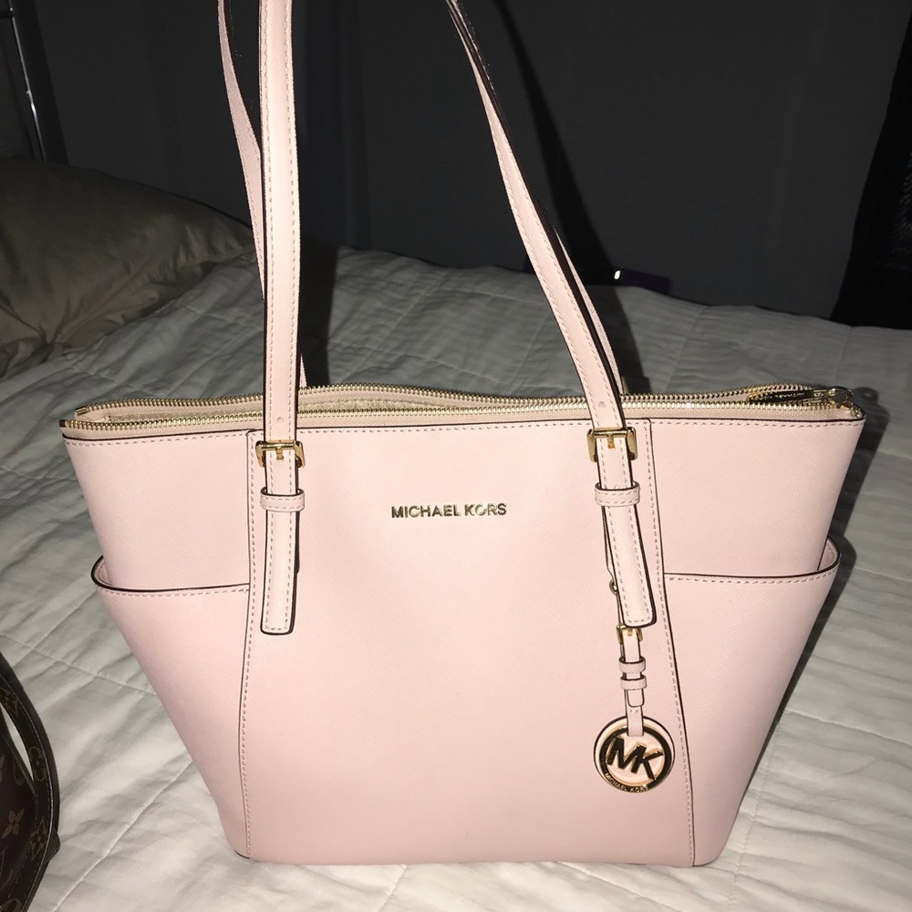 Micheal Kors tote